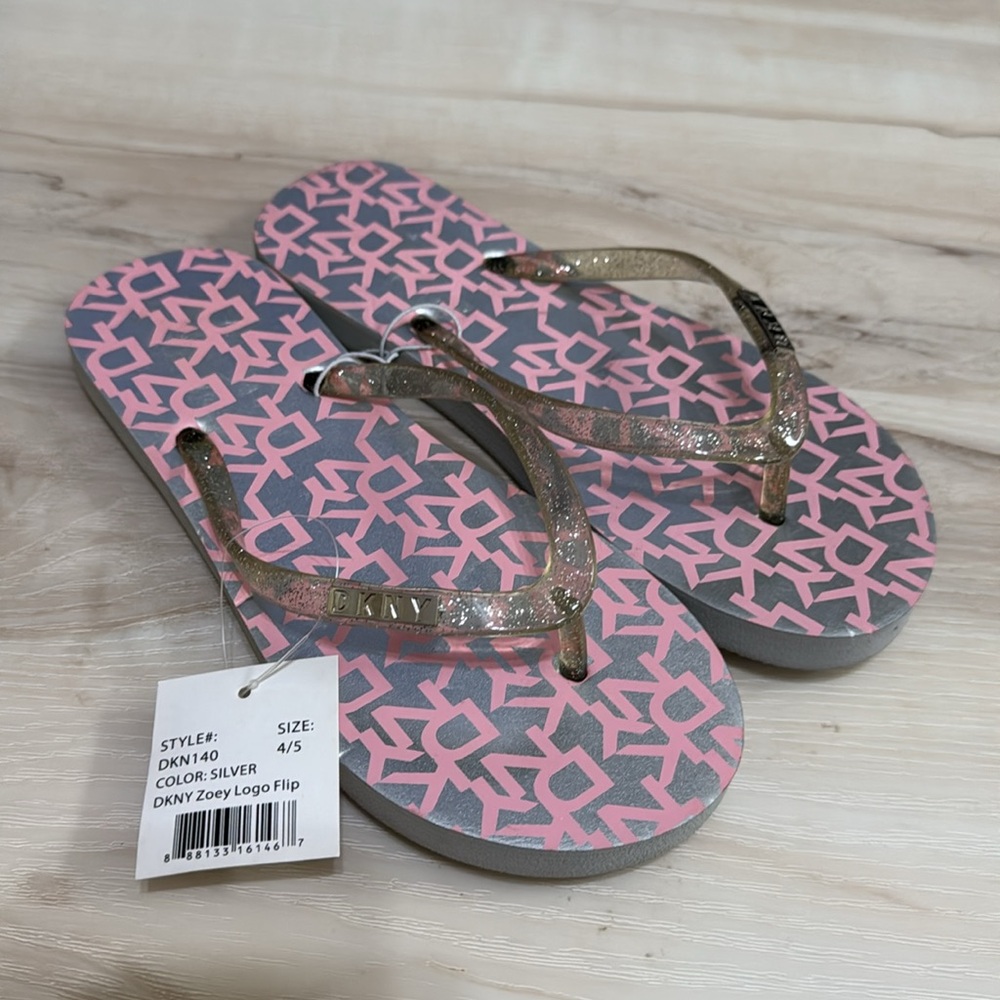 DKNY Girls Zoey Pink Silver Sparkle Flip Flops Size 4/5 NWT